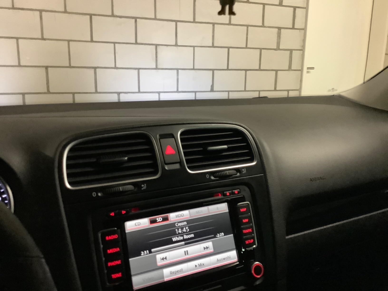 Dezenter Neuwagenduft