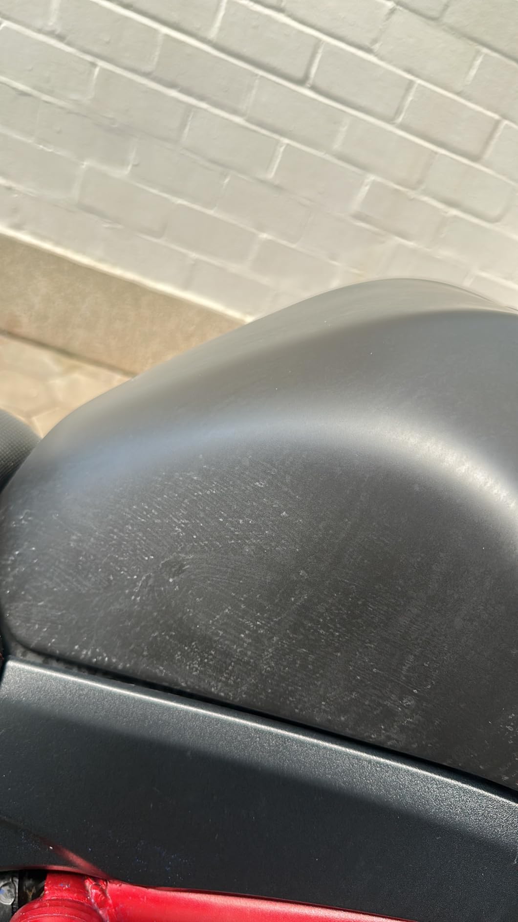 Wirkt schnell auf Lack und Glas