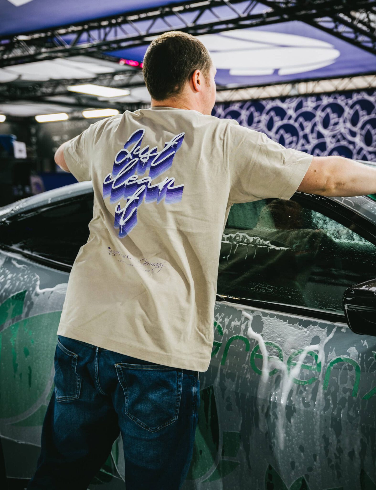 nanolex-t-shirt-beige-just-clean-it-weekend-car-wash-club-fan-shirt image 4